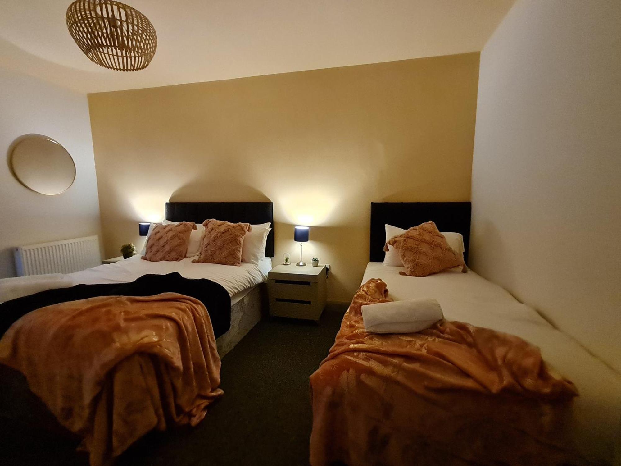 4 Bedroom Luxury House. Bike Park Wales. Secure Bike Store. Brecon Beacons Dowlais Ngoại thất bức ảnh